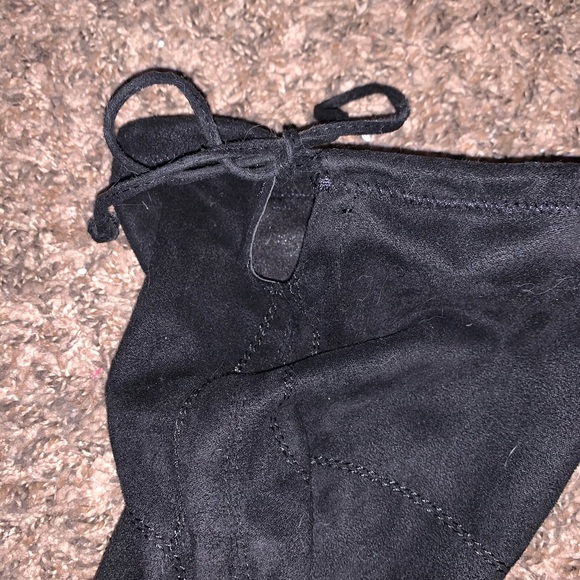 Knee boots - Picture 3 of 3